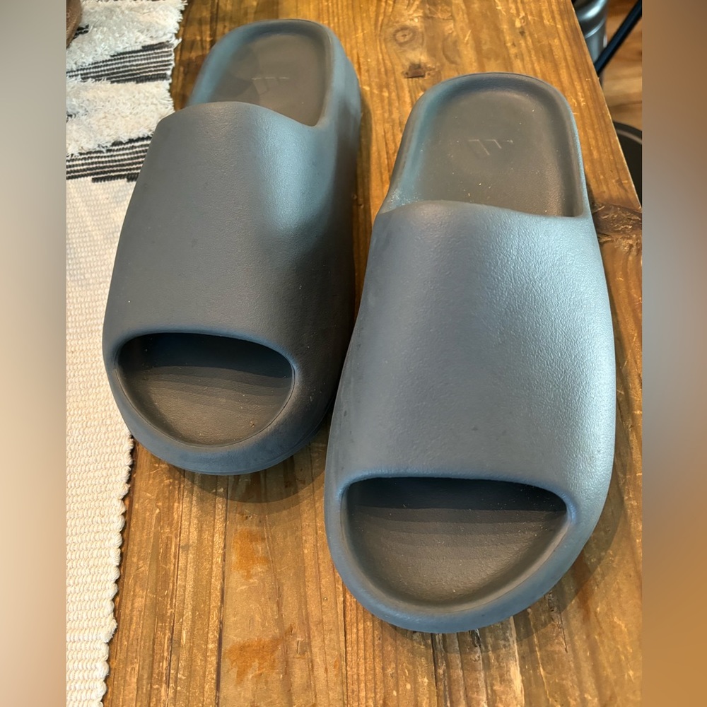 Yeezy Slides